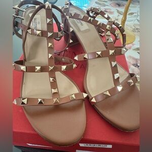 Valentino Rockstud block heel sandals size 42 tan